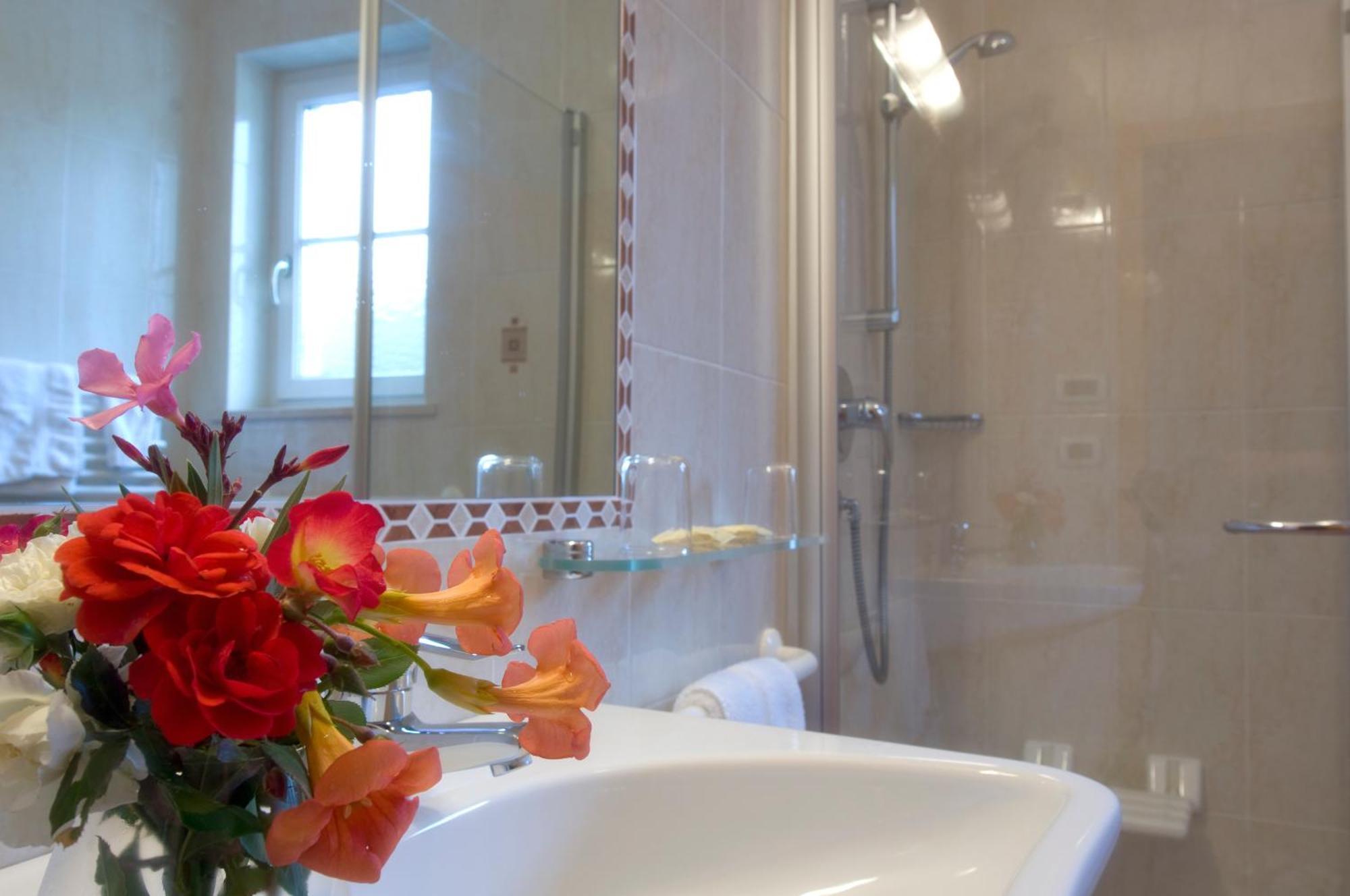 Hotel Loewenwirt سيرميس المظهر الخارجي الصورة